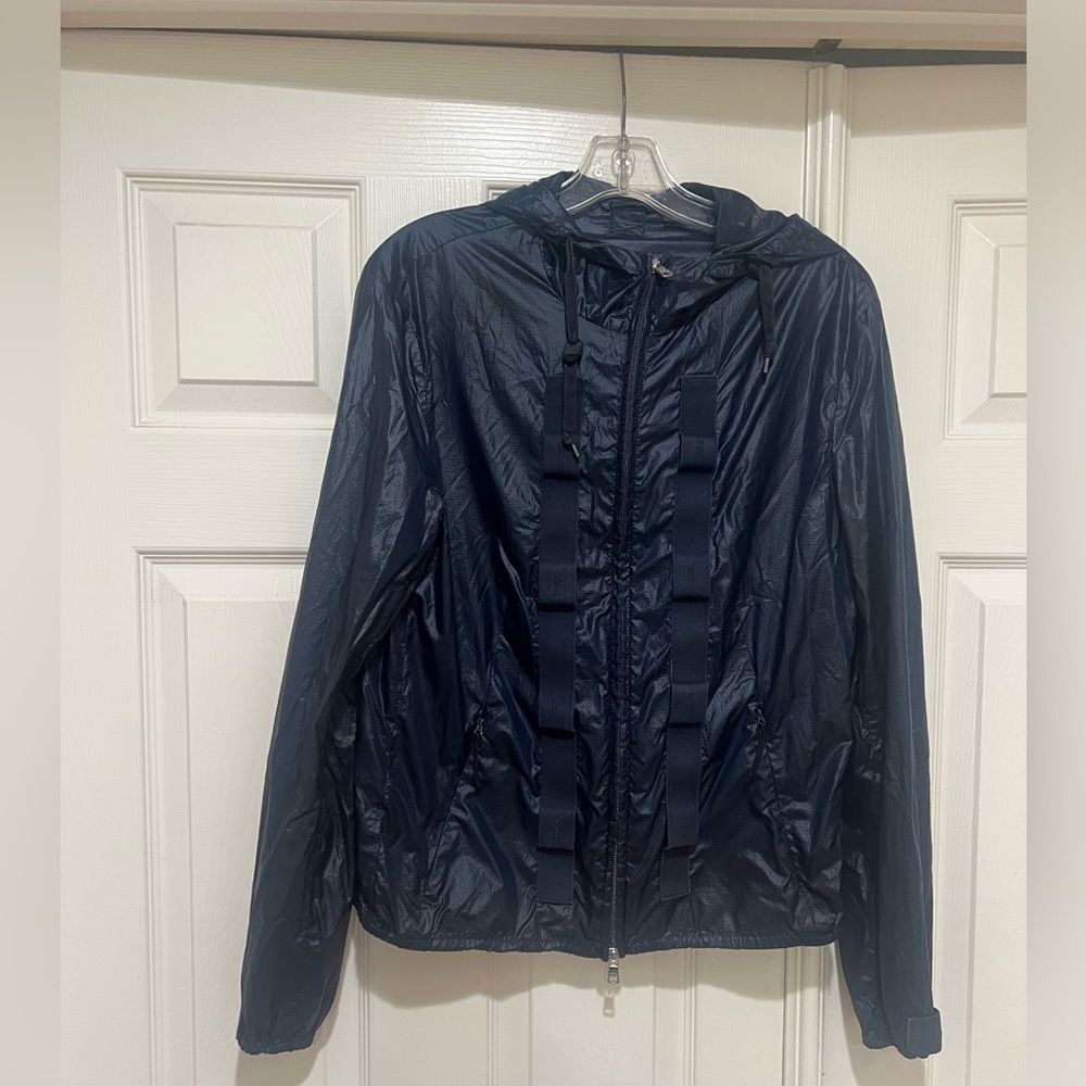 A|X ARMANI EXCHANGE Women's Icon Lightweight Windbreaker Jacket. Size Sm…